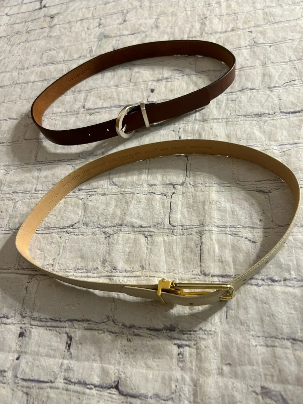 LIZ CLAIBORNE VINTAGE LEATHER (2) BELTS CREAM & BROWN GOLD & SILVER BUCKLES S&M